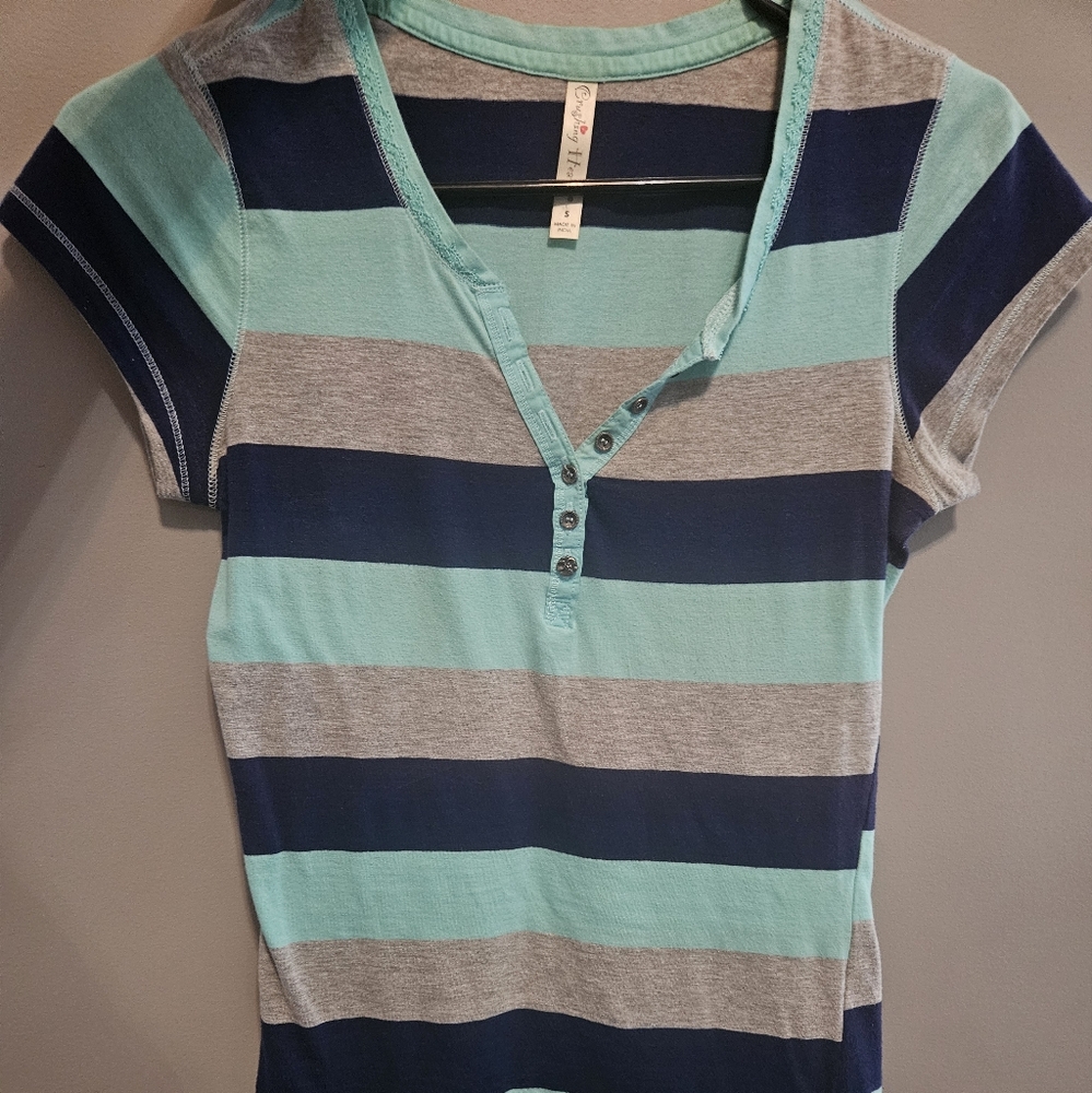 Small gray, navy blue and turquoise V neck tee